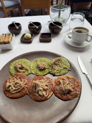 Mural de los Poblanos by null