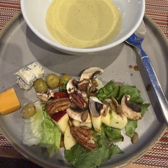 Carbon - Salad bar and broccoli soup - Mexican Near Me - Cabo San Lucas, BCS