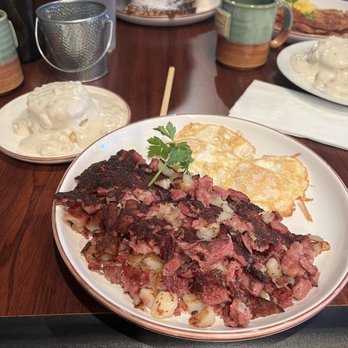 Silverback Breakfast & Cafe - Corn Beef Hash - Cafes Near Me - Vista, California