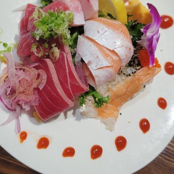Sushi Dan - Chirashi Bowl - Sushi Bars Near Me - Studio City, California Sushi Dan - Chirashi Bowl - Sushi Bars Near Me - Studio City, California