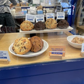 Levain Bakery - NoHo, NYC - Bakeries Near Me - New York, New York Levain Bakery - NoHo, NYC - Bakeries Near Me - New York, New York