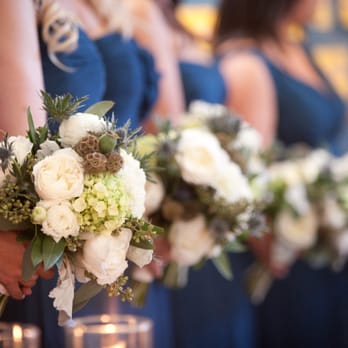 Soleil Events - Fresh and beautiful bridesmaids' bouquets by Effloresce Floral, Santa Barbara - Wedding Planning Near Me Soleil Events - Fresh and beautiful bridesmaids' bouquets by Effloresce Floral, Santa Barbara - Wedding Planning Near Me