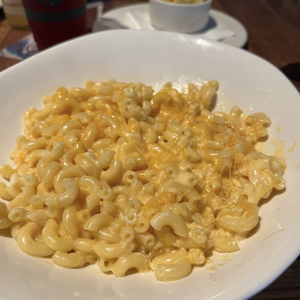 Yard House - Mac & Cheese - New American Near Me - Honolulu, Hawaii Yard House - Mac & Cheese - New American Near Me - Honolulu, Hawaii