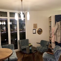 Bistro Herr Jacobs - Lobby - wine and snacks