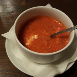 Restaurace U Dřevěného vlka - Polevka z cerve e repy se zakysankou.