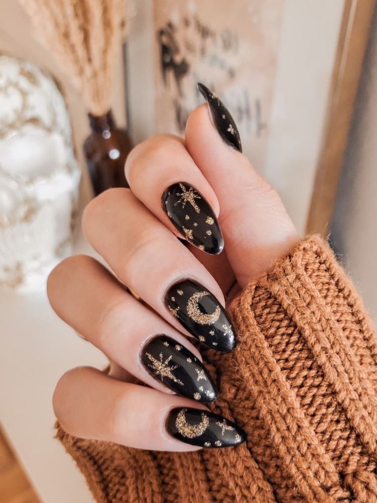 Nails on Elm street  Logo