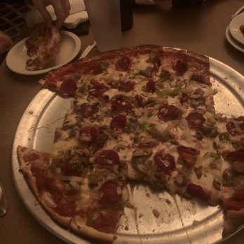 Lisa's Pizzeria - Deluxe Pizza - Pizza Near Me - Milwaukee, Wisconsin Lisa's Pizzeria - Deluxe Pizza - Pizza Near Me - Milwaukee, Wisconsin