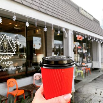 DeBeen Espresso - Hot Oat 16 oz. Persian Chai, vegan Maple Nut Shortbread - Coffee & Tea Near Me - High Point, North Carolina