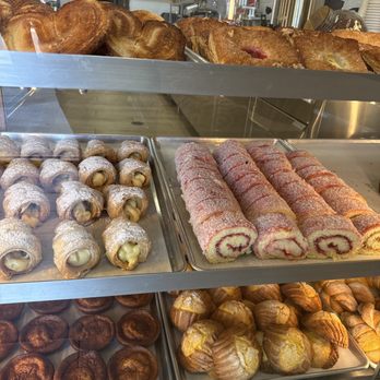 La Azteca Bakery - Pan de elote, conos y mas - Bakeries Near Me - Santa Maria, California La Azteca Bakery - Pan de elote, conos y mas - Bakeries Near Me - Santa Maria, California