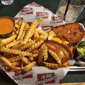 Groveland Tap - Grilled cheese - American Near Me - St. Paul, Minnesota