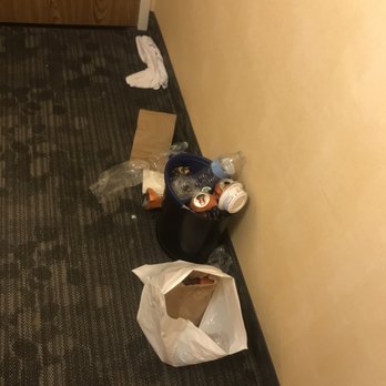 Courtyard by Marriott Detroit Warren - Garbage - Hotels Near Me - Warren, Michigan
