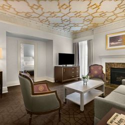 The Royal Sonesta Chase Park Plaza St. Louis - Specialty Suite Living Room