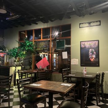 Thai Towne Eatery - indoor seating - Thai Near Me - Orange, California Thai Towne Eatery - indoor seating - Thai Near Me - Orange, California