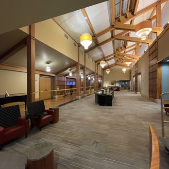 Cedarbrook Lodge - Hotels Near Me - SeaTac, Washington