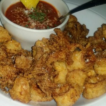 Freddie's Restaurant - Fried calamari appetizer - Italian Near Me - Kure Beach, North Carolina