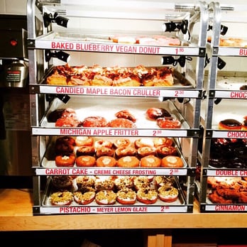 Do-Rite Donuts & Chicken - Donuts Near Me - Chicago, Illinois