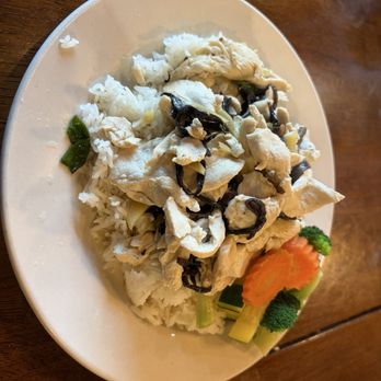 The Smiling Elephant - Ginger Chicken - Thai Near Me - Nashville, Tennessee The Smiling Elephant - Ginger Chicken - Thai Near Me - Nashville, Tennessee