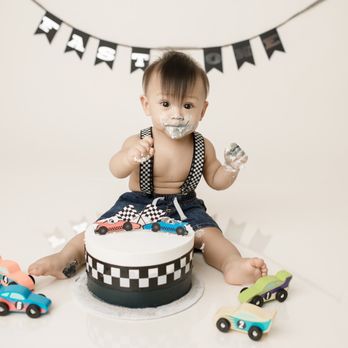 Ashlee Hayden Photography - Cake smash photo shoot with toy cars - Session Photography Near Me - Coronado, California