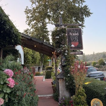Robins Restaurant - New American Near Me - Cambria, California Robins Restaurant - New American Near Me - Cambria, California