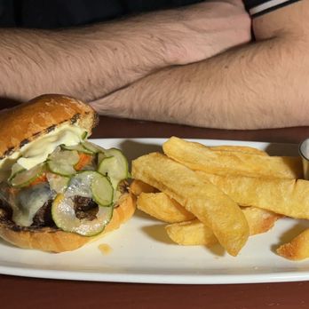 Good Eats Restaurant & Bar - Great Burgers - Bars Near Me - New Milford, Connecticut Good Eats Restaurant & Bar - Great Burgers - Bars Near Me - New Milford, Connecticut