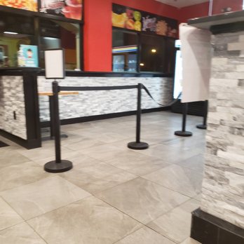 World Famous - Clean, spacious spot in Hollywood. It's new, let's see how well they keep it up! The last restaurant there, WaffleWorks went down! - Food Trucks Near Me - Hollywood, Florida