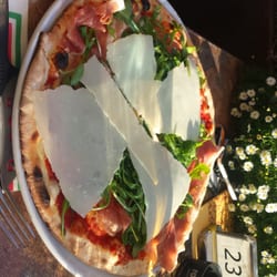 Michelang elo - Pizza mit Parmaschinken, Ruccola und Parmesan
