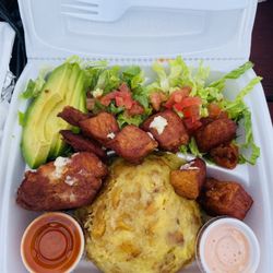 Richies Cuisine - Mofongo con fried pork aka chicharrones!