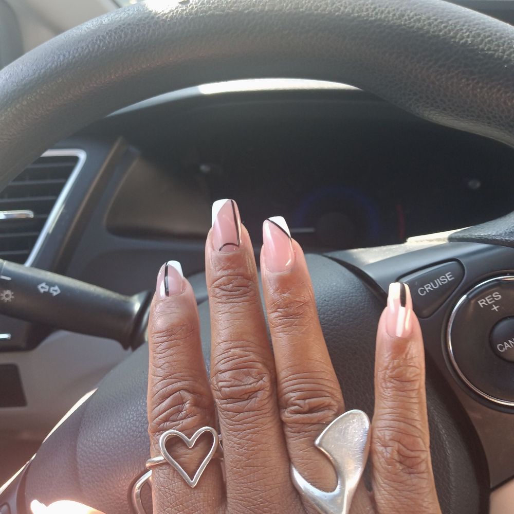 Soak Nails - Geo abstract - Nail Salons Near Me - Encino, California Soak Nails - Geo abstract - Nail Salons Near Me - Encino, California