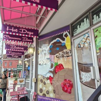 Difiore's Ice Cream Delite - Ice Cream & Frozen Yogurt Near Me - Pittsburgh, Pennsylvania