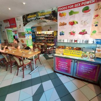 Indian Veg Bhelpoori House - Buffet area - Indian Near Me - London, XGL Indian Veg Bhelpoori House - Buffet area - Indian Near Me - London, XGL