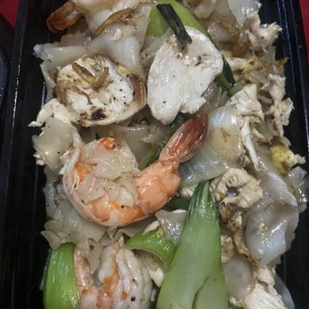 Born Thai - Bangkok Noodle - Thai Near Me - Brooklyn, New York