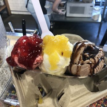 Ice Cream Factory - Banana split - Ice Cream & Frozen Yogurt Near Me - Eldon, Missouri