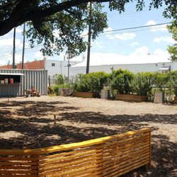 Finca Tres Robles - Under the oaks