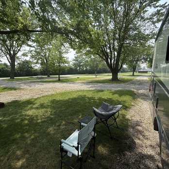 Kamp Komfort RV Park - Decent size site with nice shade trees - Campgrounds Near Me - Carlock, Illinois Kamp Komfort RV Park - Decent size site with nice shade trees - Campgrounds Near Me - Carlock, Illinois