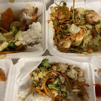 Joey's Kitchen - Not what I was expecting when you say Filipino fusion or Filipino food. Not pancit but chow main - Asian Fusion Near Me - Lahaina, Hawaii Joey's Kitchen - Not what I was expecting when you say Filipino fusion or Filipino food. Not pancit but chow main - Asian Fusion Near Me - Lahaina, Hawaii