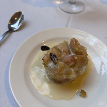 Ruth's Chris Steak House - Birmingham - Bread Pudding With Whiskey Sauce - Steakhouses Near Me - Birmingham, Alabama Ruth's Chris Steak House - Birmingham - Bread Pudding With Whiskey Sauce - Steakhouses Near Me - Birmingham, Alabama