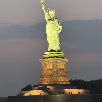 Circle Line Sightseeing Cruises - Boat Tours Near Me - New York, New York