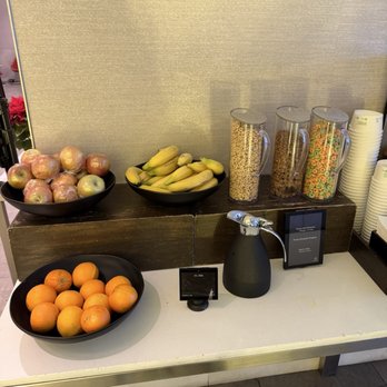 Admiral's Club - Cereal station - Airport Lounges Near Me - Los Angeles, California Admiral's Club - Cereal station - Airport Lounges Near Me - Los Angeles, California