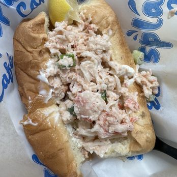 Splash Cafe - Lobster Roll - American Near Me - Pismo Beach, California
