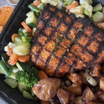 Dr Grubb's - Blackened salmon, baby potatoes, vegetable medley - American Near Me - Claremont, California Dr Grubb's - Blackened salmon, baby potatoes, vegetable medley - American Near Me - Claremont, California