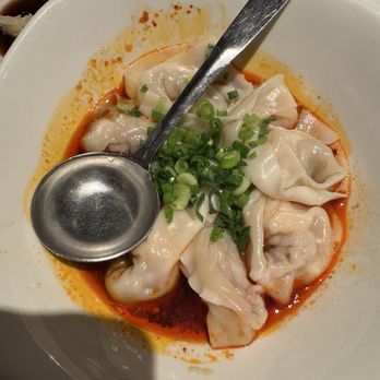 Din Tai Fung - Shrimp & Kurobuta Pork Spicy Wontons (8 each) (3/22/2026) - Taiwanese Near Me - Bellevue, Washington Din Tai Fung - Shrimp & Kurobuta Pork Spicy Wontons (8 each) (3/22/2026) - Taiwanese Near Me - Bellevue, Washington