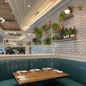 Mida - Wine Bars Near Me - Boston, Massachusetts