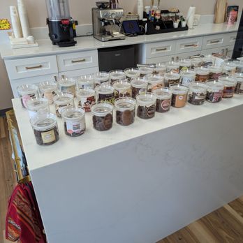 Fortunato Chocolate - Tons of Samples - Chocolatiers & Shops Near Me - Kirkland, Washington