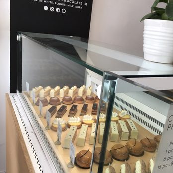 Roselle - Bakeries Near Me - Toronto, Ontario