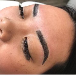 Cosmetica - Beautiful flawless Microbladed Brows