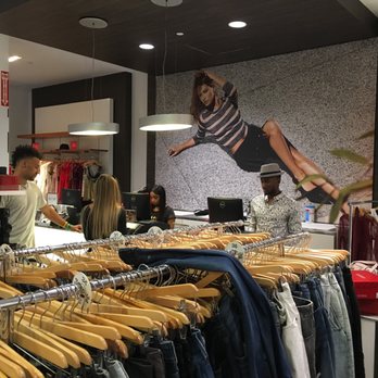 guess clothing store near me