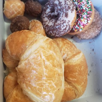 Mama's Donuts - Donuts and croissants - Donuts Near Me - Van Nuys, California Mama's Donuts - Donuts and croissants - Donuts Near Me - Van Nuys, California