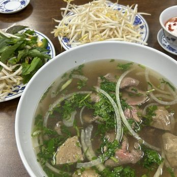 Kim Vu Vietnamese Cuisine - Pho tai (beef noodle soup) with beef and meatballs - Vietnamese Near Me - Fort Wayne, Indiana Kim Vu Vietnamese Cuisine - Pho tai (beef noodle soup) with beef and meatballs - Vietnamese Near Me - Fort Wayne, Indiana