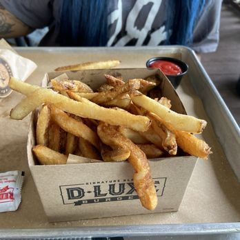 D-Luxe Burger - Burgers Near Me - Lake Buena Vista, Florida D-Luxe Burger - Burgers Near Me - Lake Buena Vista, Florida