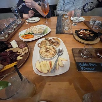 Vine & Plate - Wine Bars Near Me - Crystal Lake, Illinois Vine & Plate - Wine Bars Near Me - Crystal Lake, Illinois